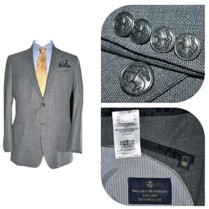 Brooks Brothers  Fit Explorer Men's Gray Silver Buttons Sport Coat Blazer 40R